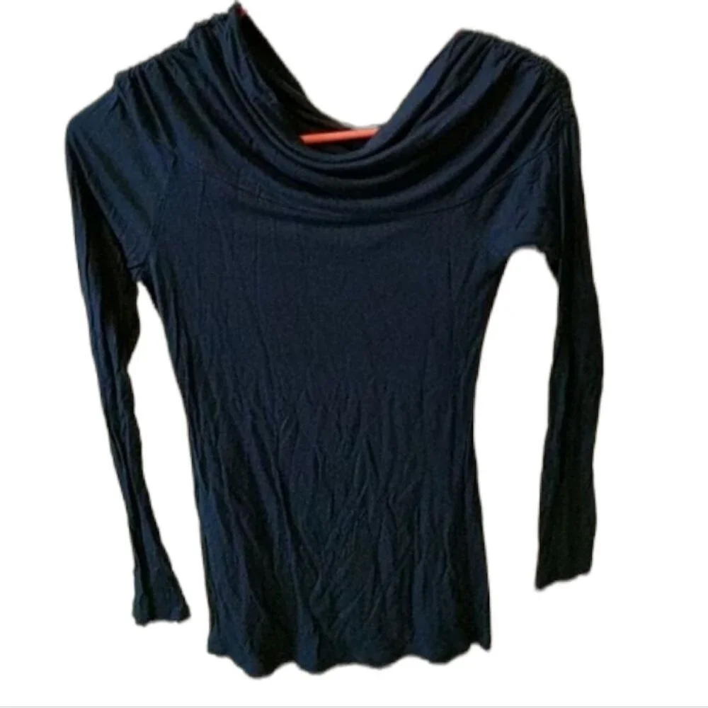 ❌️SOLD❌️ Hang Off the Shoulder Top - Navy - Picture 3 of 4